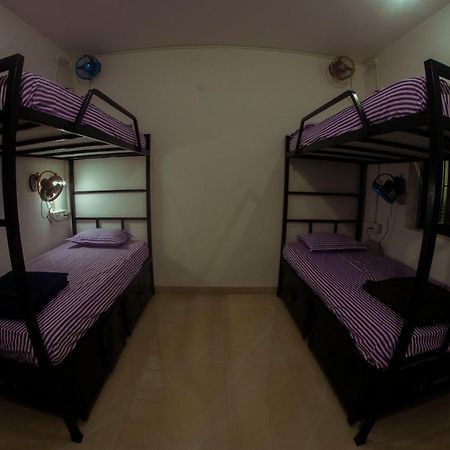 Bonds Hostel Кандолим Екстериор снимка
