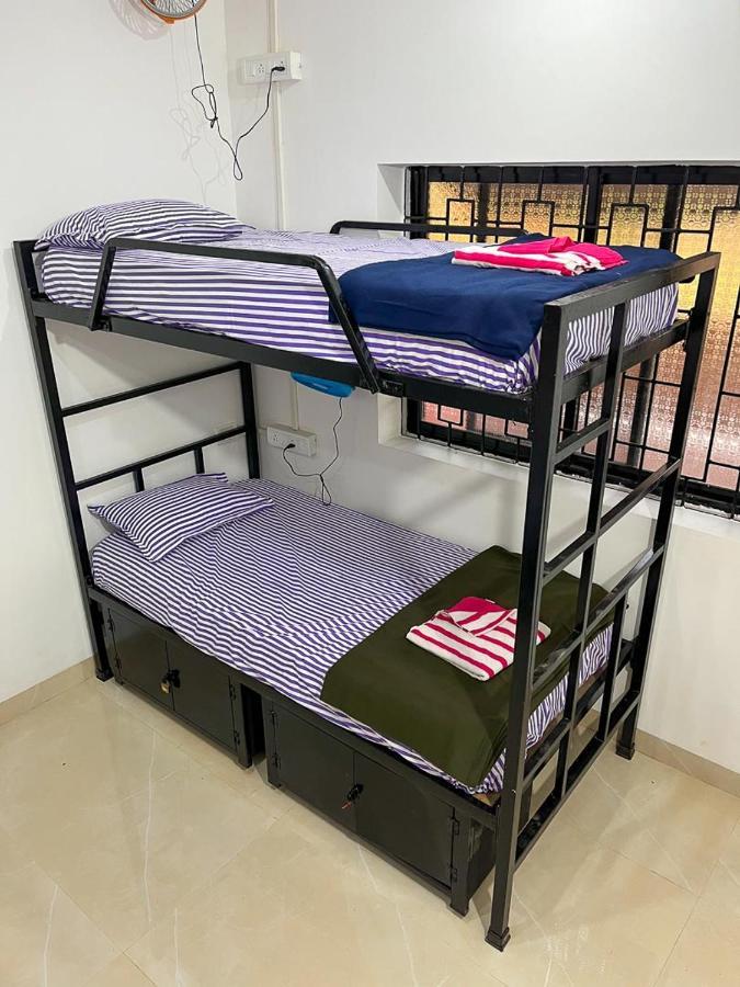 Bonds Hostel Кандолим Екстериор снимка