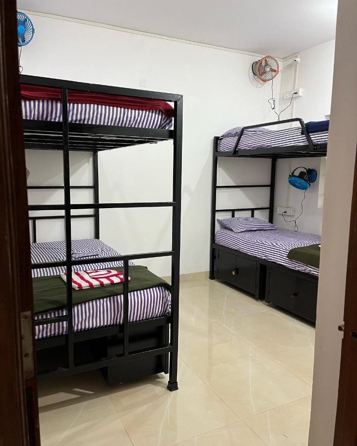 Bonds Hostel Кандолим Екстериор снимка